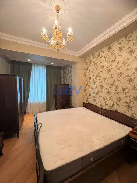 Kirayə (aylıq) 3 otaqlı Yeni Tikili  87m², Bakı