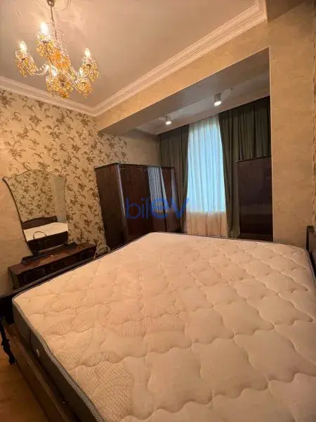 Kirayə (aylıq) 3 otaqlı Yeni Tikili  87m², Bakı