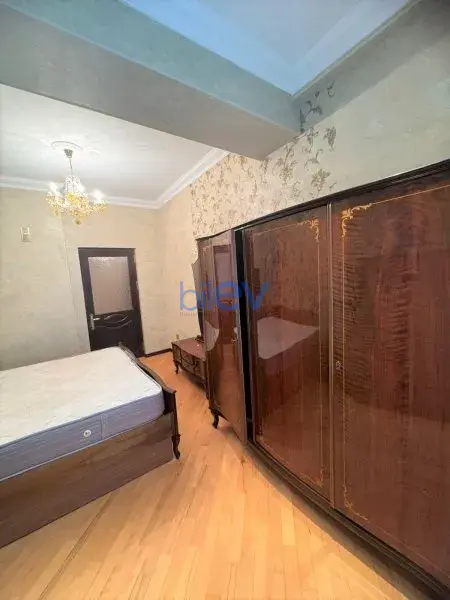 Kirayə (aylıq) 3 otaqlı Yeni Tikili  87m², Bakı