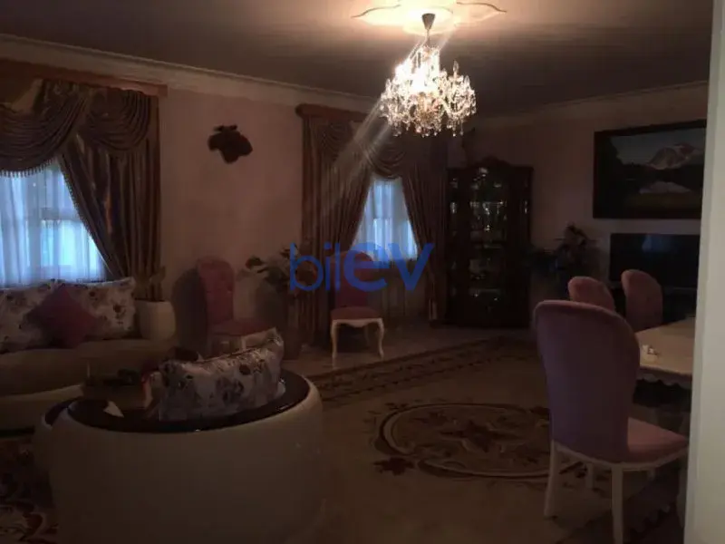 Satış 10 otaqlı Villa  550m², Bakı