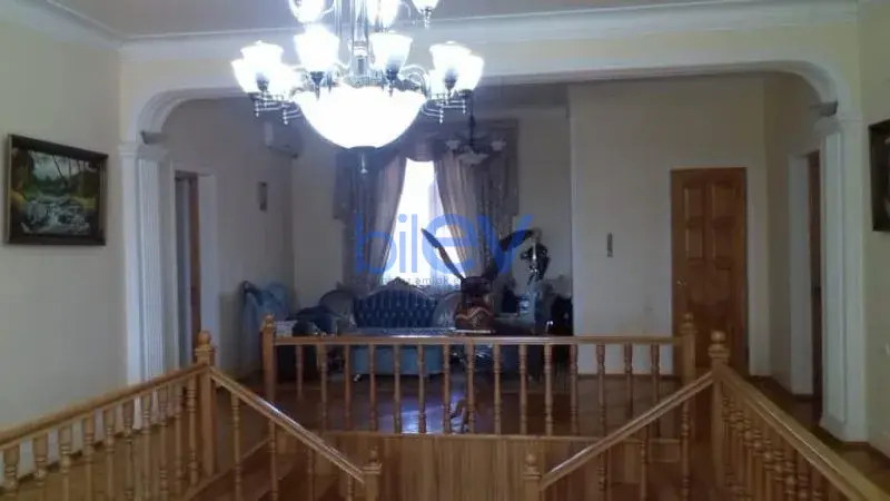 Satış 10 otaqlı Villa  550m², Bakı