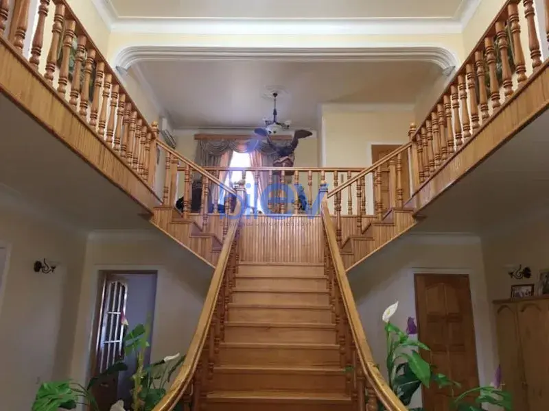 Satış 10 otaqlı Villa  550m², Bakı
