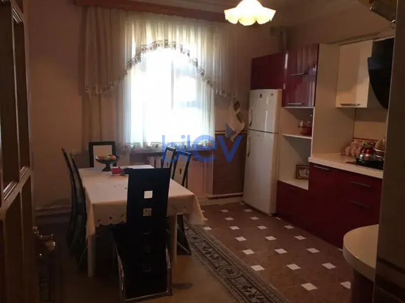 Satış 10 otaqlı Villa  550m², Bakı