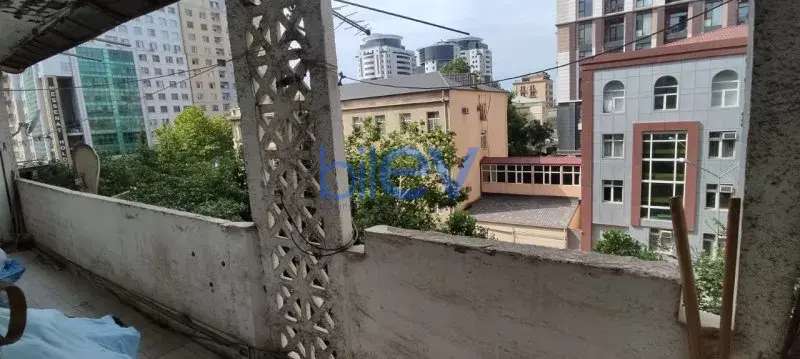 Satış 5 otaqlı Köhnə Tikili bina evi  109m², Bakı