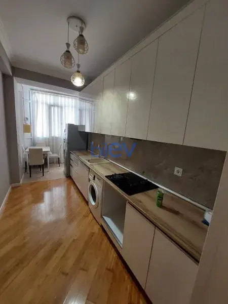 Aylıq Kirayə 3 otaqlı Yeni Tikili bina evi  87m², Bakı
