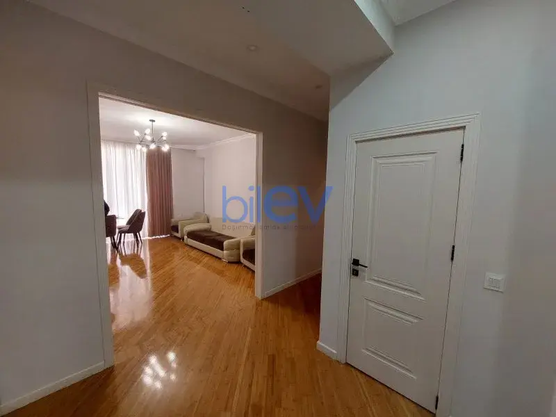 Aylıq Kirayə 3 otaqlı Yeni Tikili bina evi  87m², Bakı