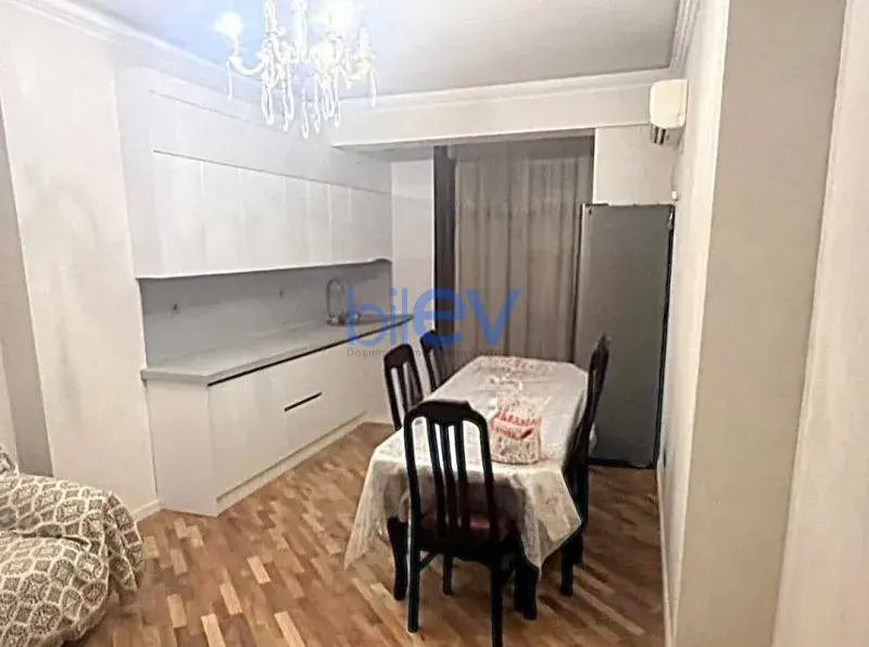 Aylıq Kirayə 3 otaqlı Yeni Tikili bina evi  120m², Bakı