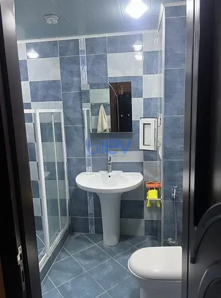 Aylıq Kirayə 3 otaqlı Yeni Tikili bina evi  120m², Bakı