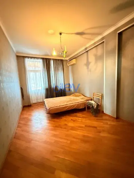 Satış 6 otaqlı Yeni Tikili bina evi  250m², Bakı