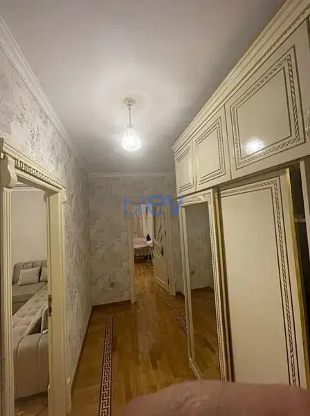 Aylıq Kirayə 3 otaqlı Yeni Tikili bina evi  110m², Bakı
