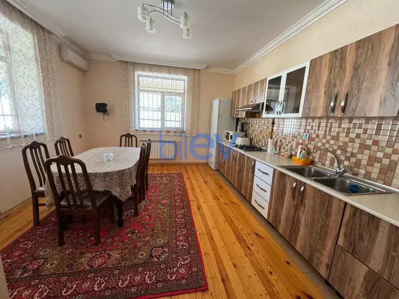 Aylıq Kirayə 4 otaqlı Bağ evi  170m², Bakı