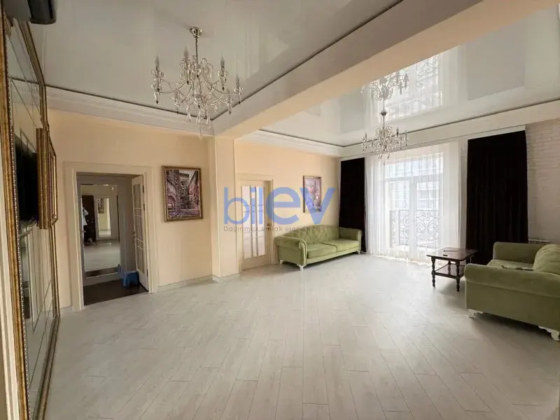 Aylıq Kirayə 3 otaqlı Yeni Tikili bina evi  145m², Bakı