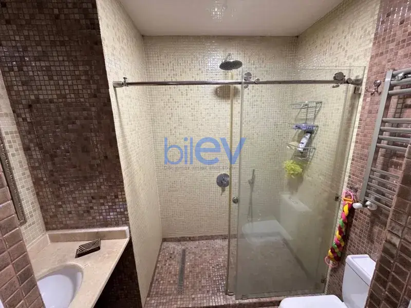 Aylıq Kirayə 3 otaqlı Yeni Tikili bina evi  145m², Bakı