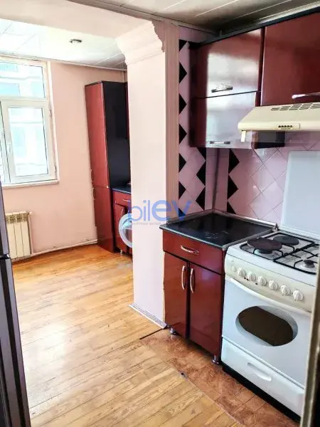 Aylıq Kirayə 3 otaqlı Köhnə Tikili bina evi  100m², Bakı