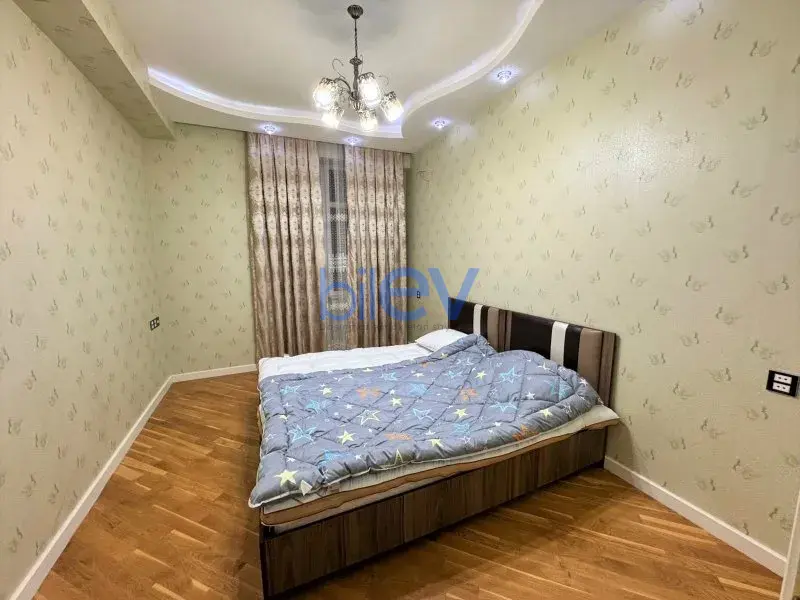 Aylıq Kirayə 4 otaqlı Yeni Tikili bina evi  200m², Bakı