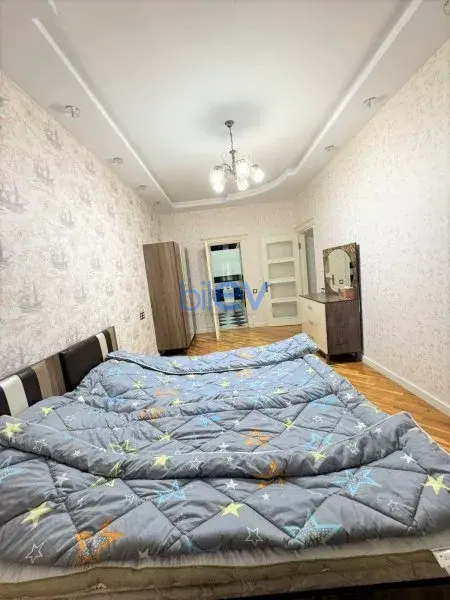 Aylıq Kirayə 4 otaqlı Yeni Tikili bina evi  200m², Bakı
