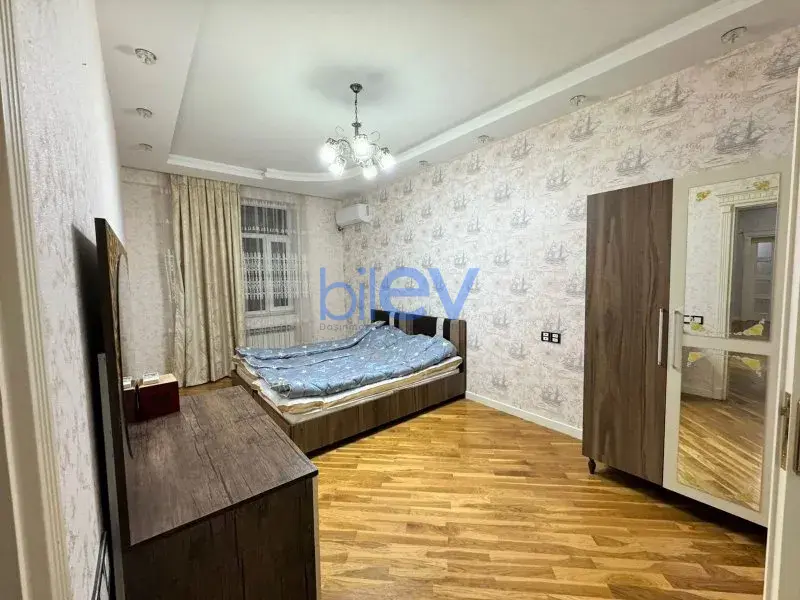 Aylıq Kirayə 4 otaqlı Yeni Tikili bina evi  200m², Bakı