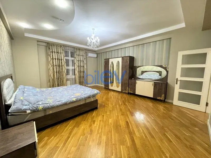 Aylıq Kirayə 4 otaqlı Yeni Tikili bina evi  200m², Bakı