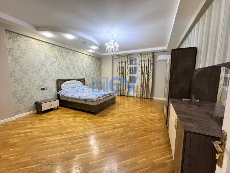Aylıq Kirayə 4 otaqlı Yeni Tikili bina evi  200m², Bakı