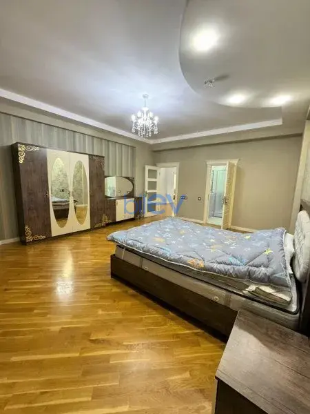 Aylıq Kirayə 4 otaqlı Yeni Tikili bina evi  200m², Bakı