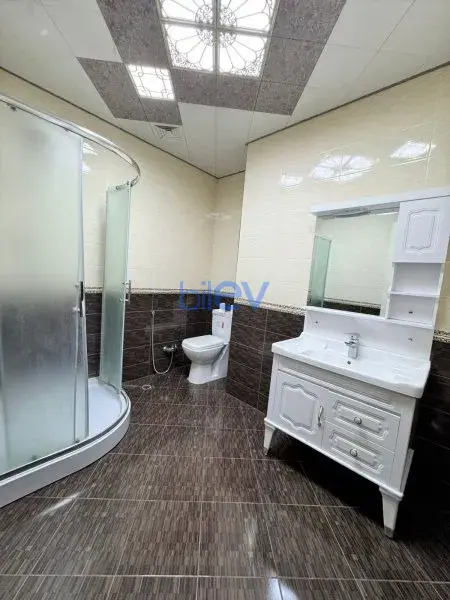 Aylıq Kirayə 4 otaqlı Yeni Tikili bina evi  200m², Bakı