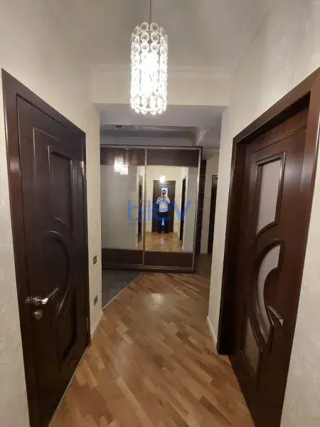 Aylıq Kirayə 3 otaqlı Yeni Tikili bina evi  120m², Bakı