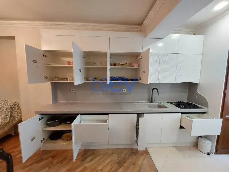 Aylıq Kirayə 3 otaqlı Yeni Tikili bina evi  120m², Bakı