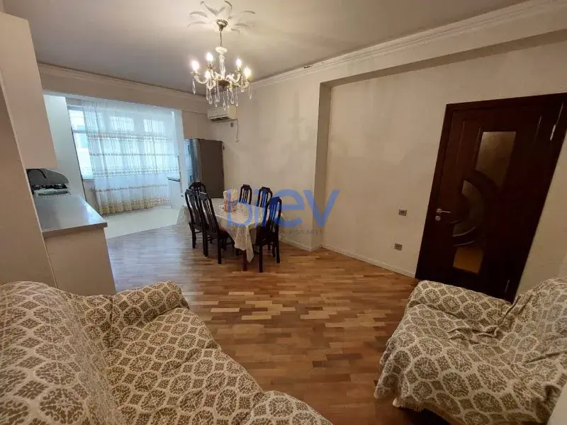 Aylıq Kirayə 3 otaqlı Yeni Tikili bina evi  120m², Bakı