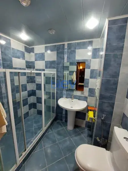 Aylıq Kirayə 3 otaqlı Yeni Tikili bina evi  120m², Bakı