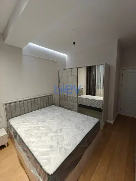 Aylıq Kirayə 3 otaqlı Yeni Tikili bina evi  75m², Bakı