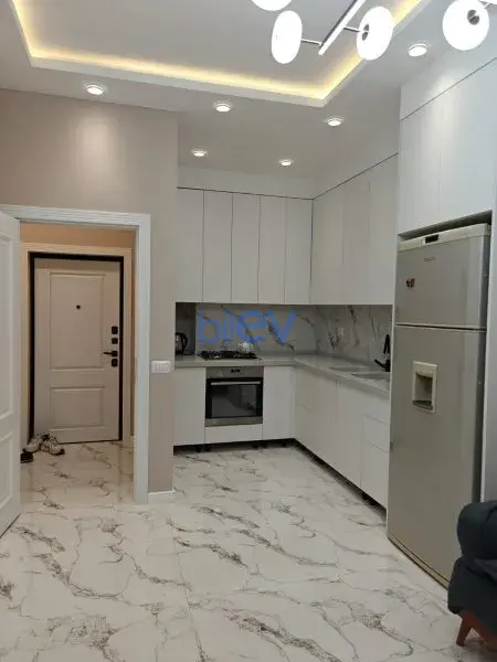 Aylıq Kirayə 3 otaqlı Yeni Tikili bina evi  75m², Bakı