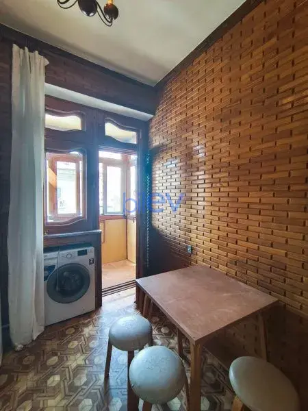 Aylıq Kirayə 2 otaqlı Köhnə Tikili bina evi  48m², Bakı