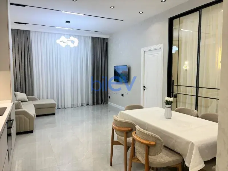 Aylıq Kirayə 3 otaqlı Yeni Tikili bina evi  85m², Bakı