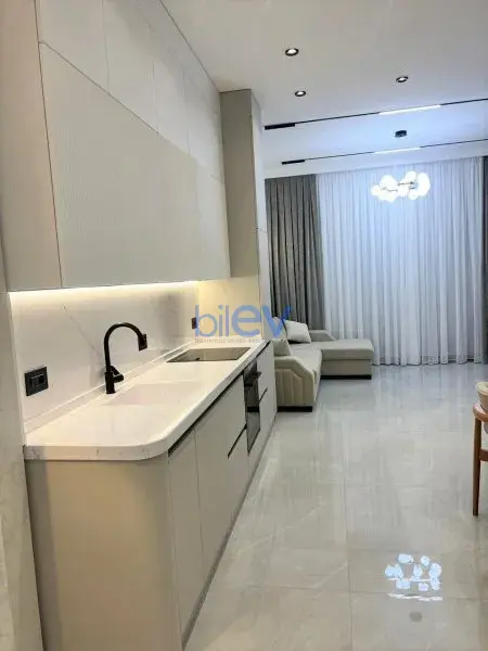 Aylıq Kirayə 3 otaqlı Yeni Tikili bina evi  85m², Bakı
