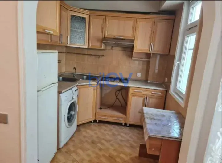 Aylıq Kirayə 1 otaqlı Köhnə Tikili bina evi  110m², Bakı