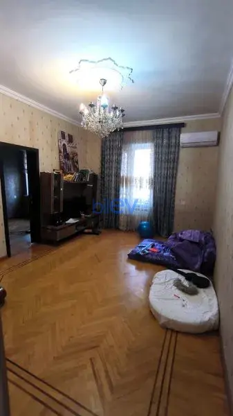 Aylıq Kirayə 2 otaqlı Köhnə Tikili bina evi  65m², Bakı