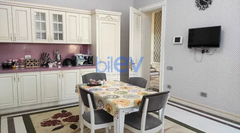 Aylıq Kirayə 6 otaqlı Həyət evi  340m², Bakı