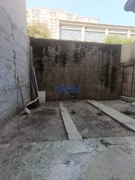Satış 3 otaqlı Köhnə Tikili bina evi  70m², Bakı