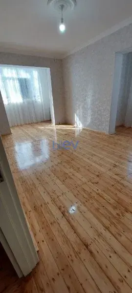 Satış 2 otaqlı Köhnə Tikili bina evi  65m², Bakı