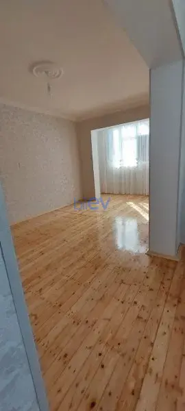 Satış 2 otaqlı Köhnə Tikili bina evi  65m², Bakı