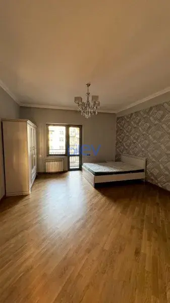 Aylıq Kirayə 3 otaqlı Yeni Tikili bina evi  132m², Bakı