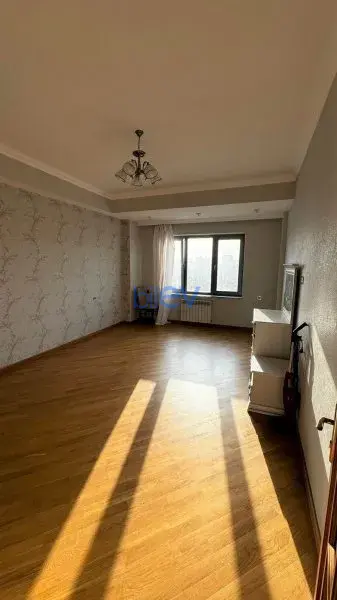 Aylıq Kirayə 3 otaqlı Yeni Tikili bina evi  132m², Bakı