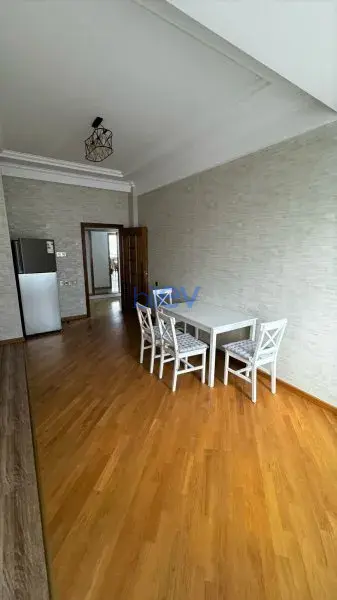 Aylıq Kirayə 3 otaqlı Yeni Tikili bina evi  132m², Bakı