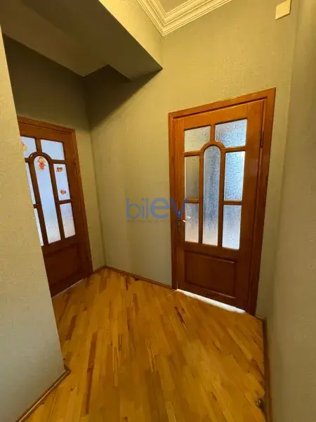 Aylıq Kirayə 3 otaqlı Yeni Tikili  130m², Bakı