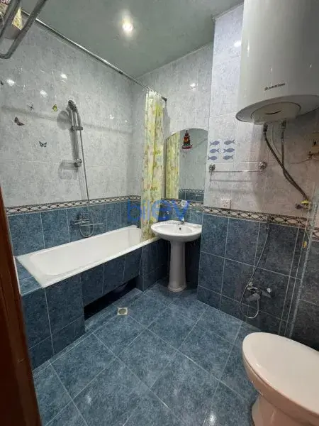 Aylıq Kirayə 3 otaqlı Yeni Tikili  130m², Bakı