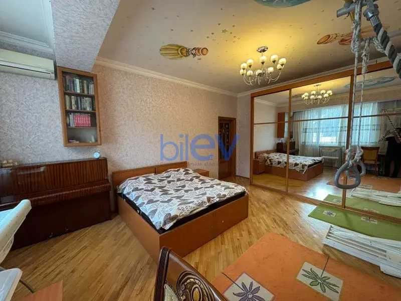 Aylıq Kirayə 3 otaqlı Yeni Tikili  130m², Bakı