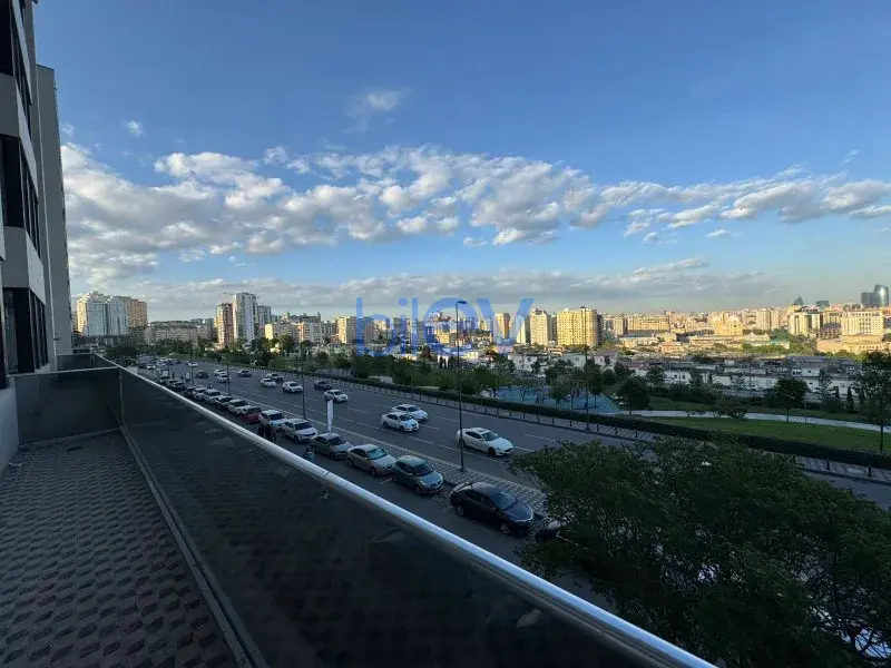 Aylıq Kirayə 3 otaqlı Yeni Tikili  130m², Bakı