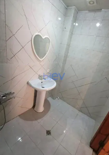 Aylıq Kirayə 2 otaqlı Köhnə Tikili bina evi  52m², Bakı