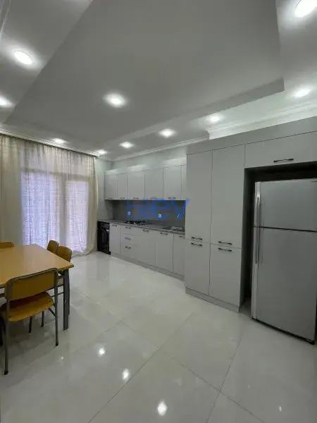 Aylıq Kirayə 2 otaqlı Yeni Tikili bina evi  75m², Bakı