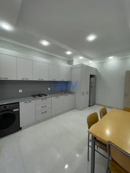 Aylıq Kirayə 2 otaqlı Yeni Tikili bina evi  75m², Bakı